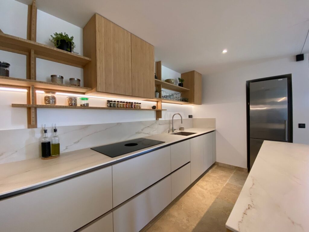 open shelving vs closed cabinets for small apartments